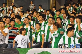 金年会官网-关于阿尔艾因球迷疯狂庆祝，期待下一轮表现的信息