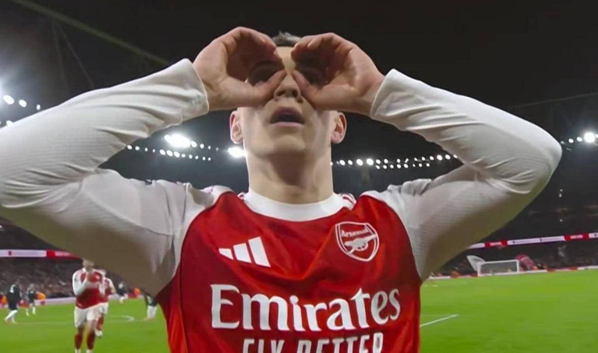 切尔西小将荣膺英超最佳新秀，助球队登顶