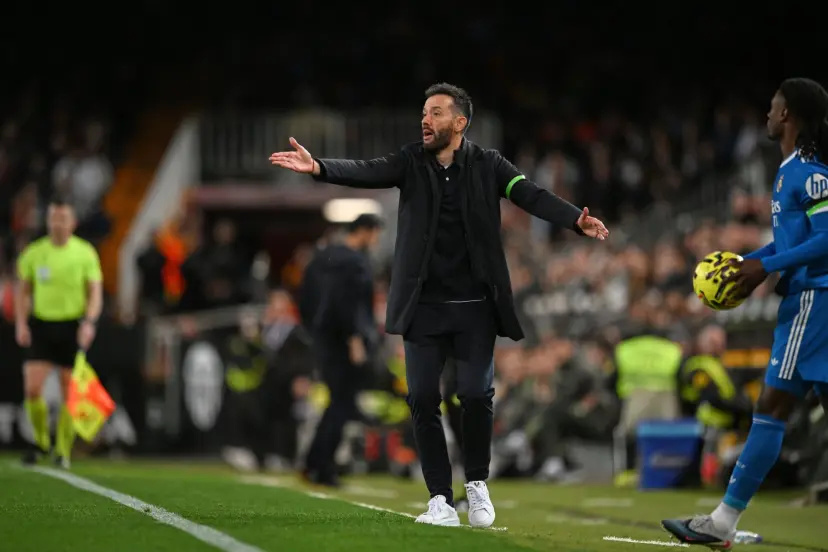 瓦伦西亚主帅首秀失利,球队冲击前列无果的简单介绍 瓦伦西亚主帅首秀失利,球队冲击前列无果的简单介绍