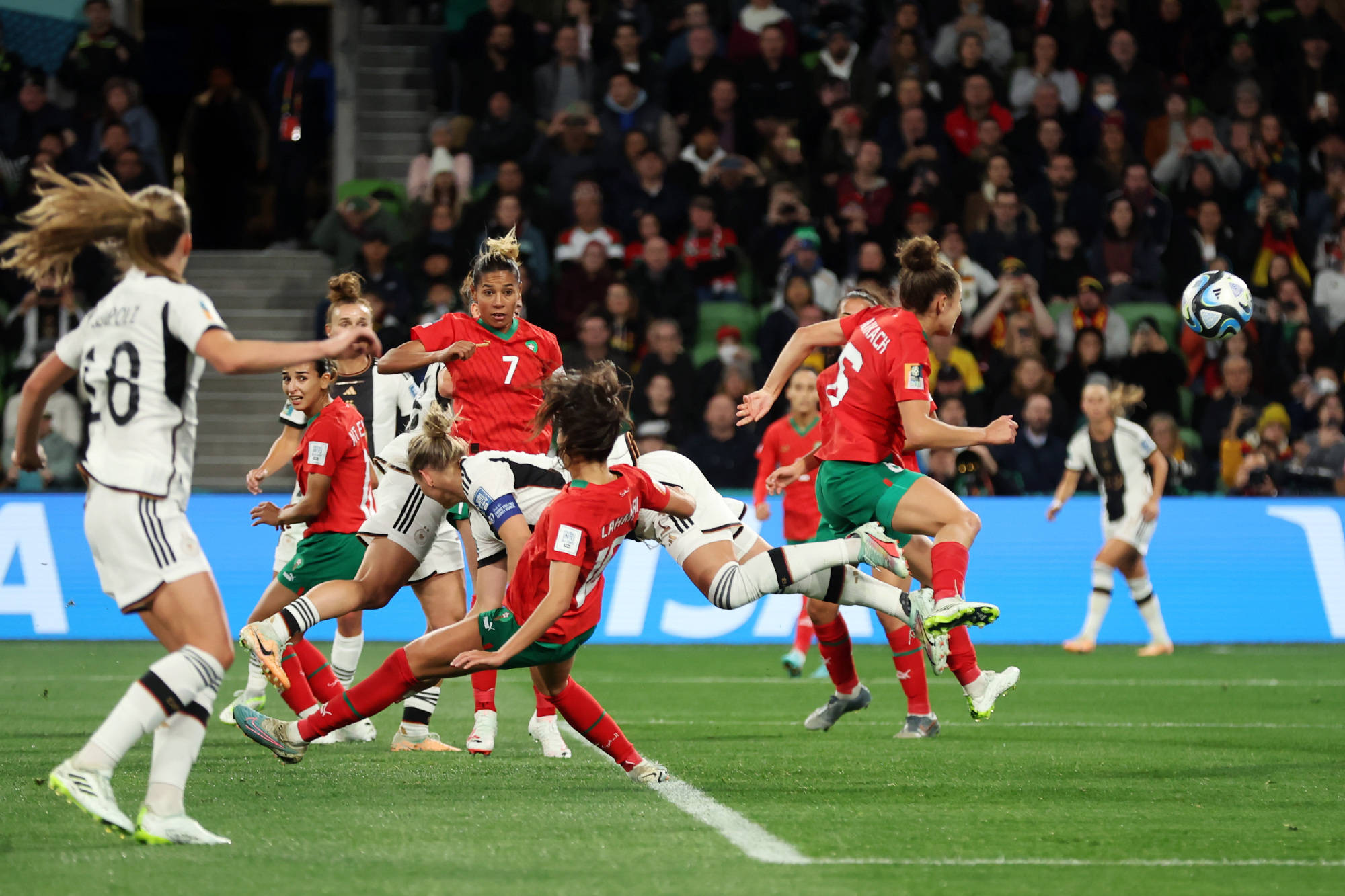 国际足坛上一场耀眼的精彩角逐大战视频